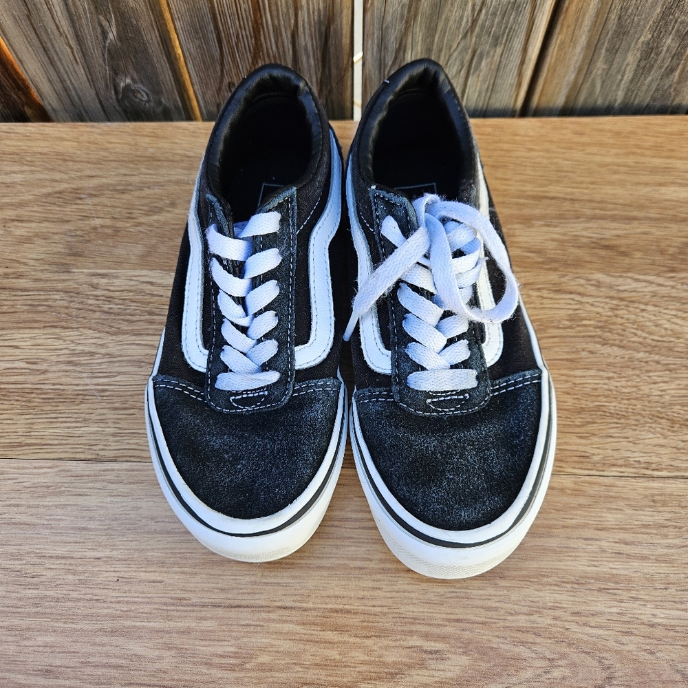 Vans Kids Black and White Sneakers 13 - Picture 5 of 16